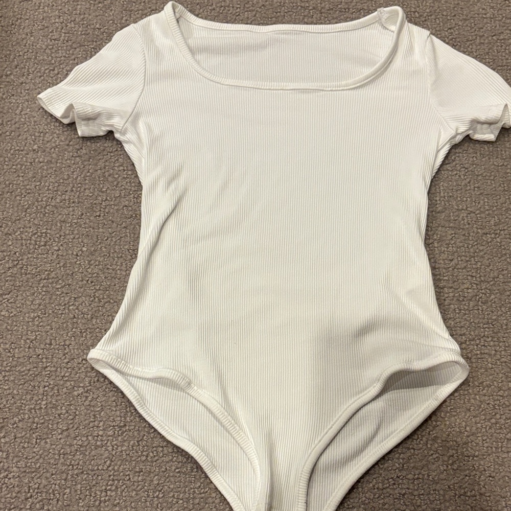 SHEIN Soft White Kids Bodysuit